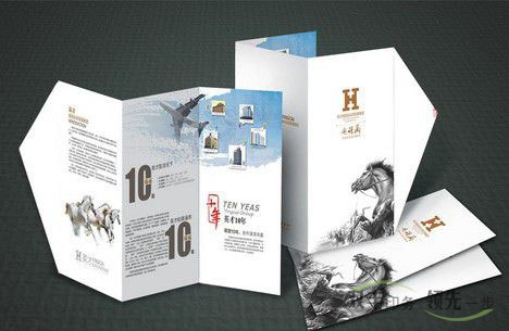　     生產(chǎn)工藝實(shí)施的諸多細(xì)節(jié)都是在印前制版，拼版過程中完成的，如不同活件規(guī)矩的統(tǒng)一、銑口訂口預(yù)留、工藝標(biāo)識(shí)的規(guī)范、跨頁．出血圖文的處理。騎馬訂產(chǎn)品內(nèi)帖頁碼爬移．全書頁碼、書眉。版心的統(tǒng)一等。制版、拼版作為實(shí)施生產(chǎn)工藝的關(guān)鍵工序，其考慮是否周全、施工是否詳盡都會(huì)影響裝訂加工質(zhì)量。